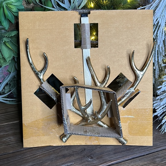 Pottery Barn Country Cabin Chic Antler Wreath Hanger - Brass Color 🦌 - Picture 4 of 16